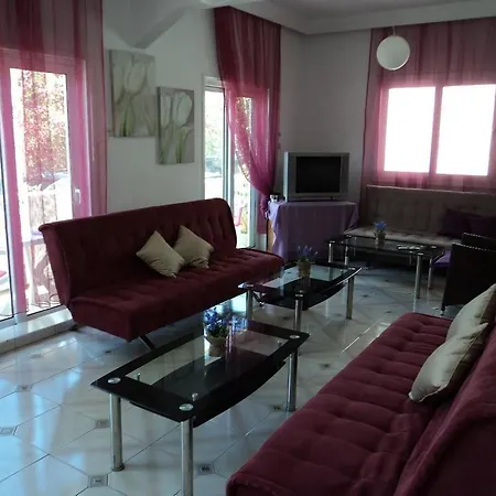 Zefyros Hotel *