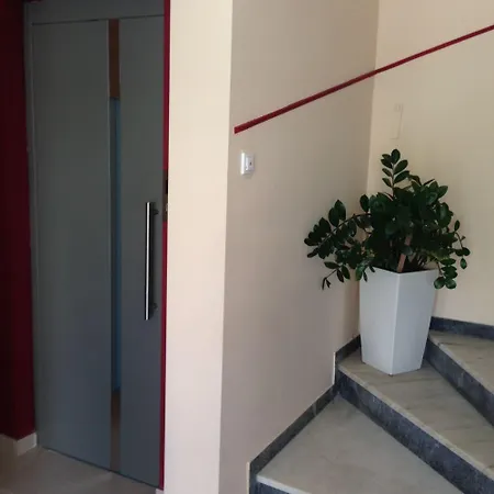 Zefyros Hotel *